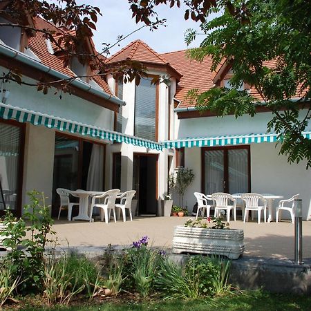 Emil Porta Hotel Balatongyorok Exterior photo